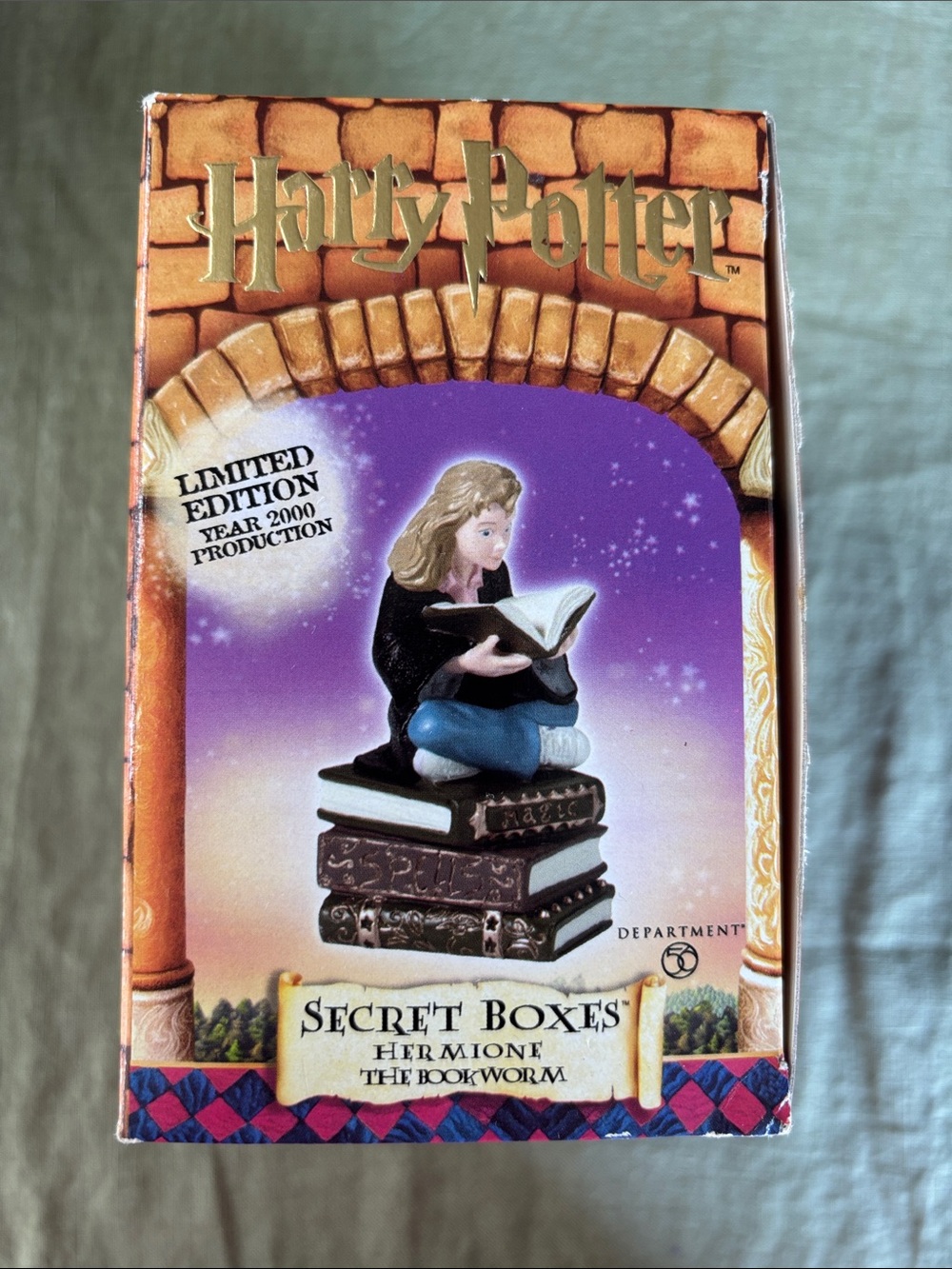 Harry Potter “Secret Boxes”Hermione The Bookworm Figurine